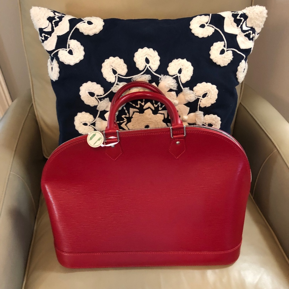 Louis Vuitton EPI Alma GM Carmine - EXCELLENT BARELY USED CONDITION Red Satchel